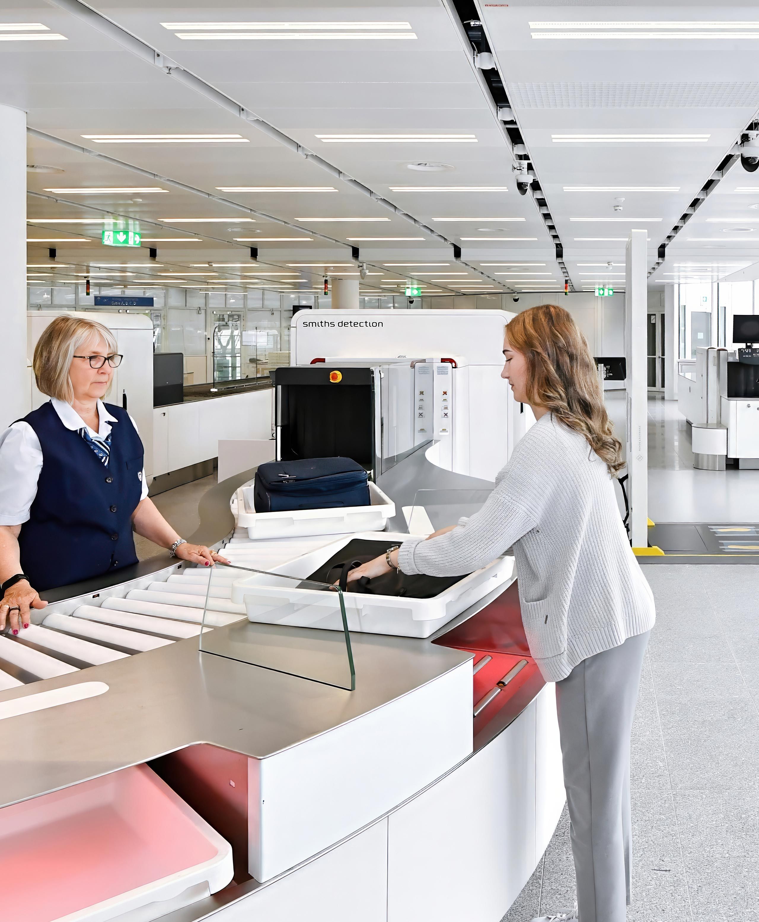 Fünfzehn neue Kontrollspuren im Terminal 2 bieten mehr Komfort für Passagiere, stehen für höchste Sicherheitsstandards und verbessern die Effizienz der Abläufe.