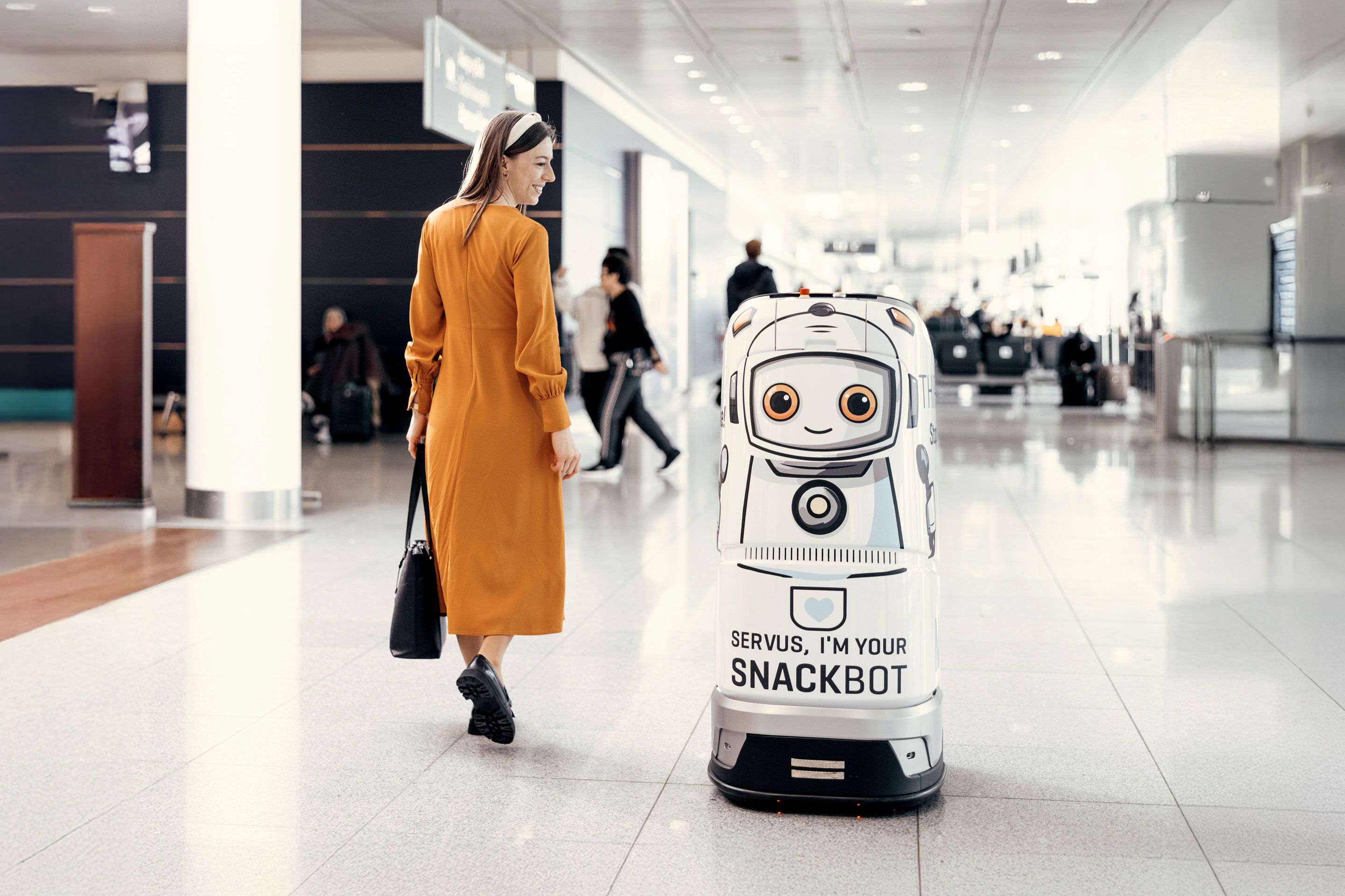 Der Serviceroboter »Jeeves« versorgt Passagiere mit Snacks und Getränken.